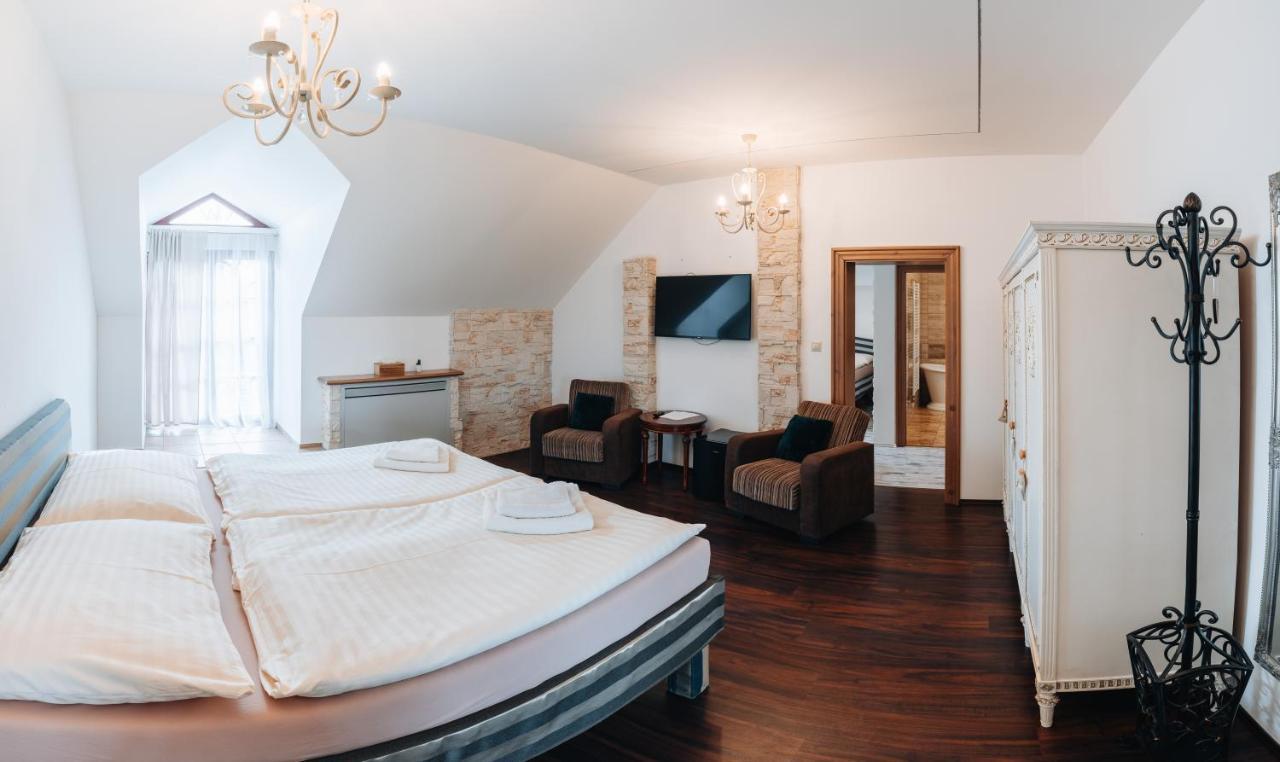 Kastely Grof Zichy Hotel Haniska Ngoại thất bức ảnh
