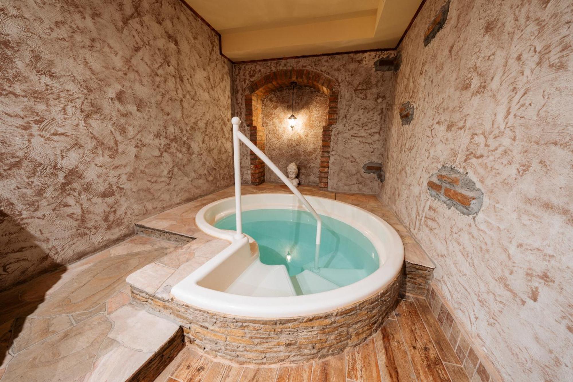Kastely Grof Zichy Hotel Haniska Ngoại thất bức ảnh